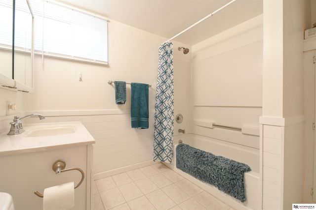 2741 Scott Avenue, Lincoln, NE 68506