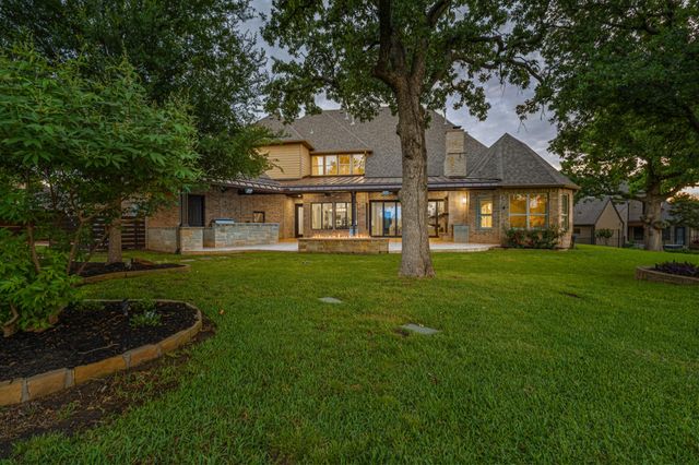 4 Heatherstone Court, Trophy Club, TX 76262