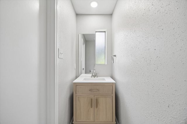 9007 Imogene Street F, Houston, TX 77036