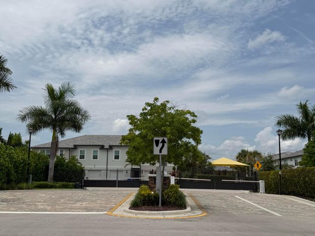 2933 OLIVIA Avenue, Lauderdale Lakes, FL 33311