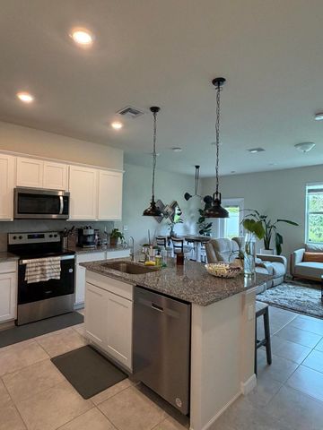 2933 OLIVIA Avenue, Lauderdale Lakes, FL 33311