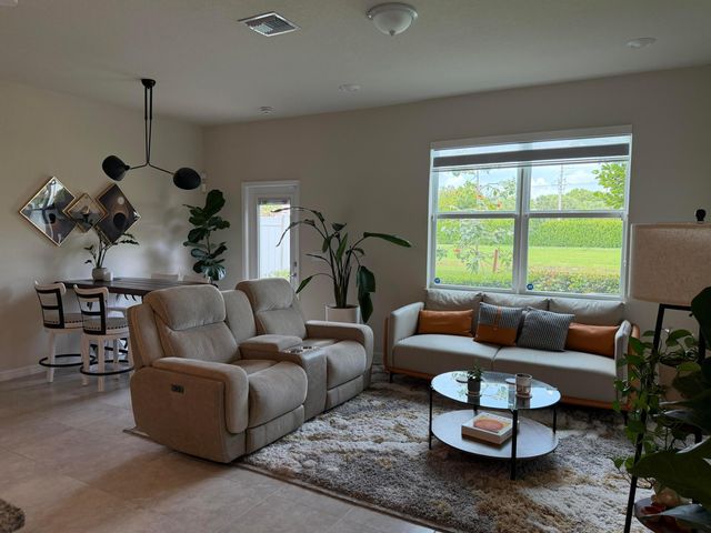 2933 OLIVIA Avenue, Lauderdale Lakes, FL 33311