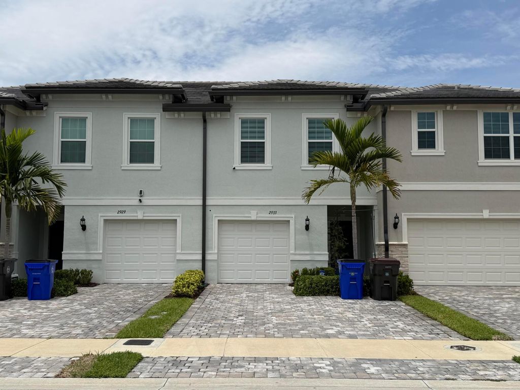 2933 OLIVIA Avenue, Lauderdale Lakes, FL 33311