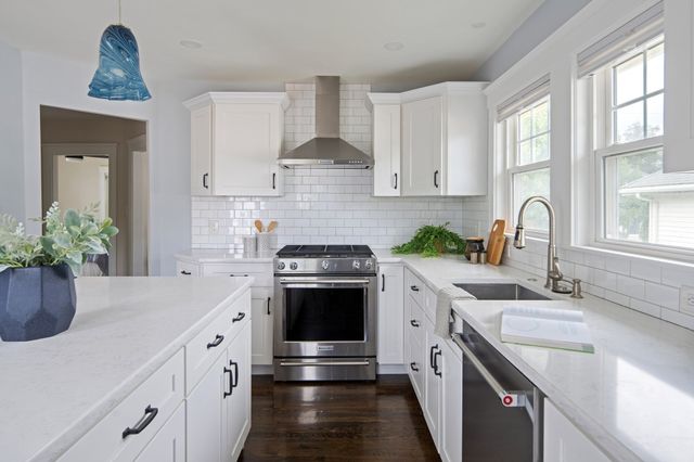 37 Lynde Ave, Melrose, MA 02176