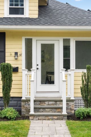 37 Lynde Ave, Melrose, MA 02176