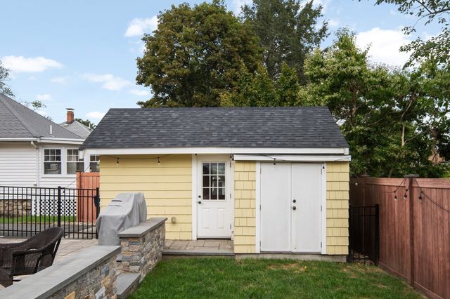 37 Lynde Ave, Melrose, MA 02176