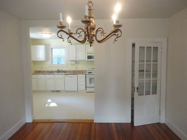 39 E Bowery Street, Newport, RI 02840