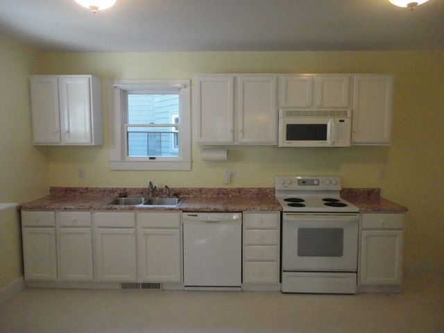 39 E Bowery Street, Newport, RI 02840