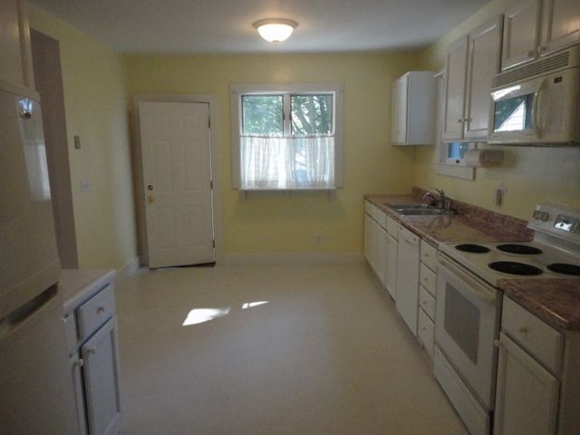 39 E Bowery Street, Newport, RI 02840