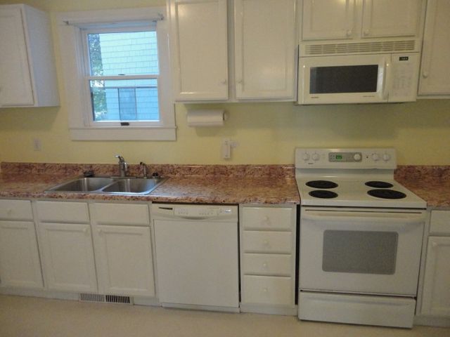 39 E Bowery Street, Newport, RI 02840