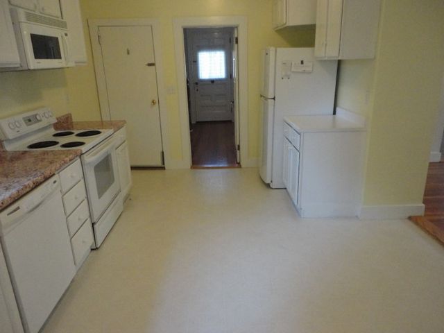 39 E Bowery Street, Newport, RI 02840