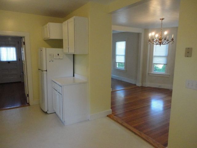 39 E Bowery Street, Newport, RI 02840