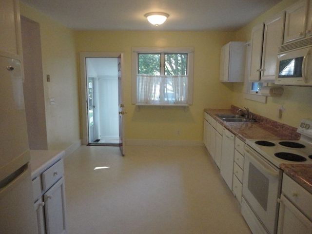 39 E Bowery Street, Newport, RI 02840