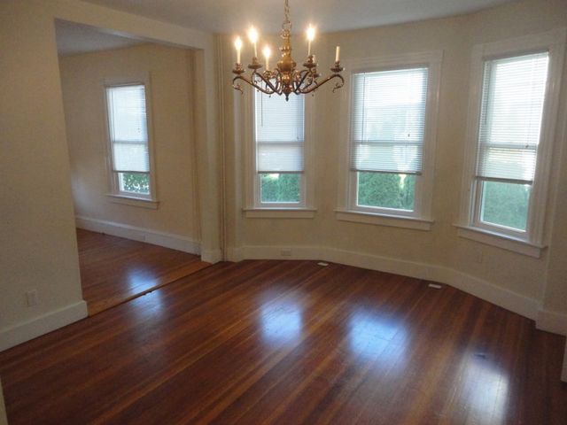 39 E Bowery Street, Newport, RI 02840