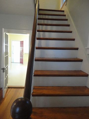 39 E Bowery Street, Newport, RI 02840