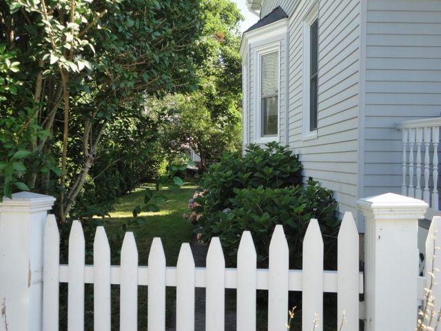 39 E Bowery Street, Newport, RI 02840