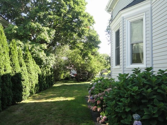 39 E Bowery Street, Newport, RI 02840