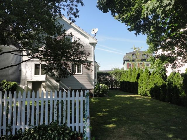 39 E Bowery Street, Newport, RI 02840