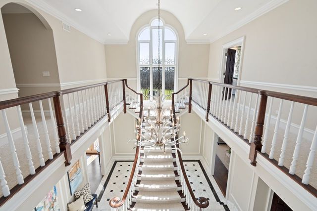 34 BRIDLEWOOD Road, Northbrook, IL 60062