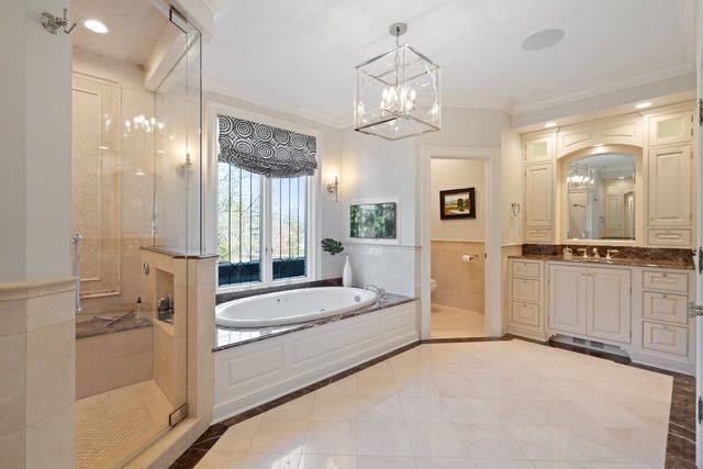 34 BRIDLEWOOD Road, Northbrook, IL 60062