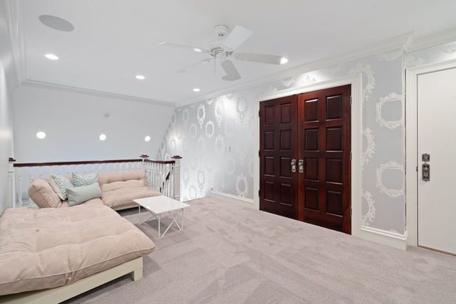 34 BRIDLEWOOD Road, Northbrook, IL 60062