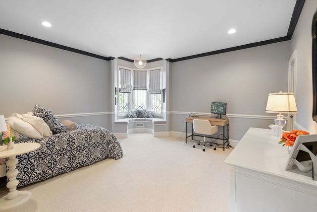 34 BRIDLEWOOD Road, Northbrook, IL 60062