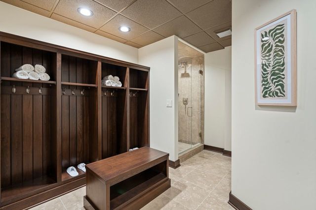 34 BRIDLEWOOD Road, Northbrook, IL 60062