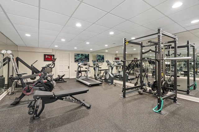 34 BRIDLEWOOD Road, Northbrook, IL 60062