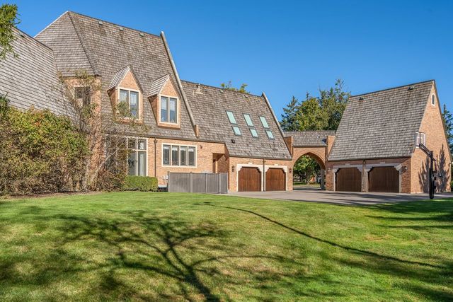 34 BRIDLEWOOD Road, Northbrook, IL 60062