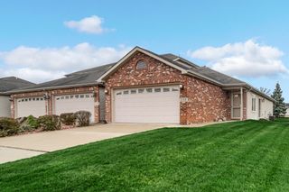 233 Deertrail Lane, Schererville, IN 46375