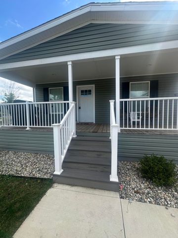 83 Viking Drive NW, Sparta, MI 49345