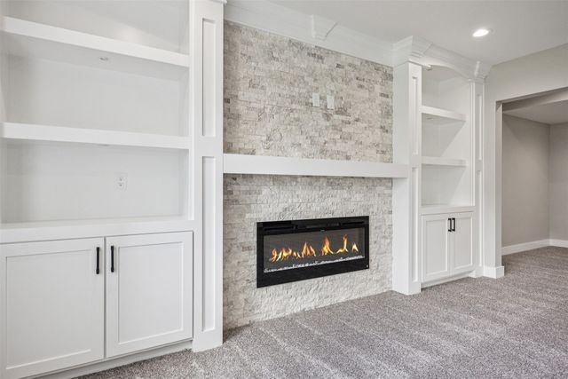 18099 Townsend Drive, Clive, IA 50325