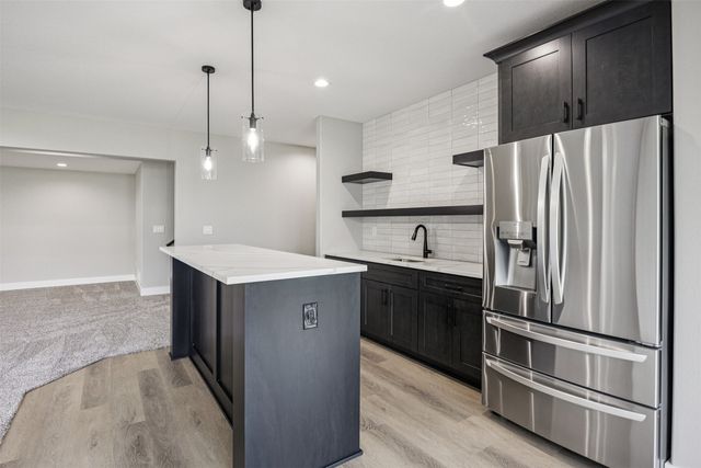 18099 Townsend Drive, Clive, IA 50325