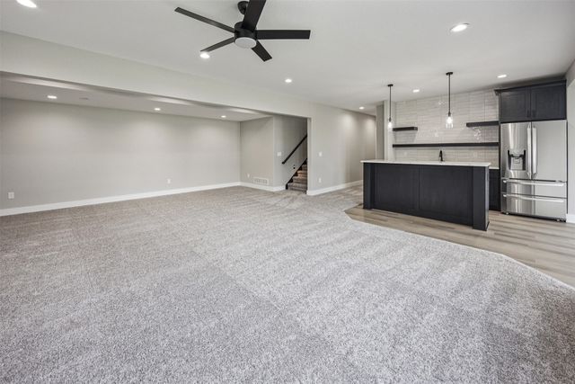 18099 Townsend Drive, Clive, IA 50325