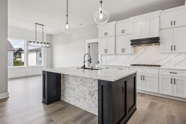 18099 Townsend Drive, Clive, IA 50325