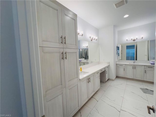 2864 Bloomfield WAY, Naples, FL 34116