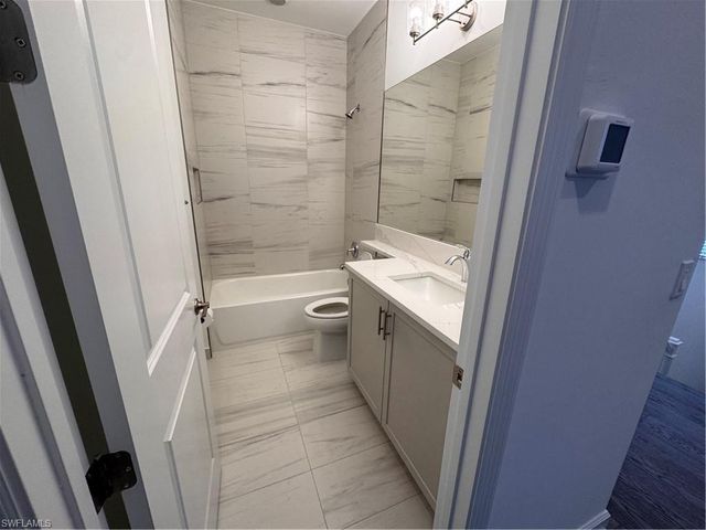 2864 Bloomfield WAY, Naples, FL 34116