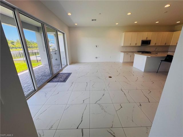 2864 Bloomfield WAY, Naples, FL 34116