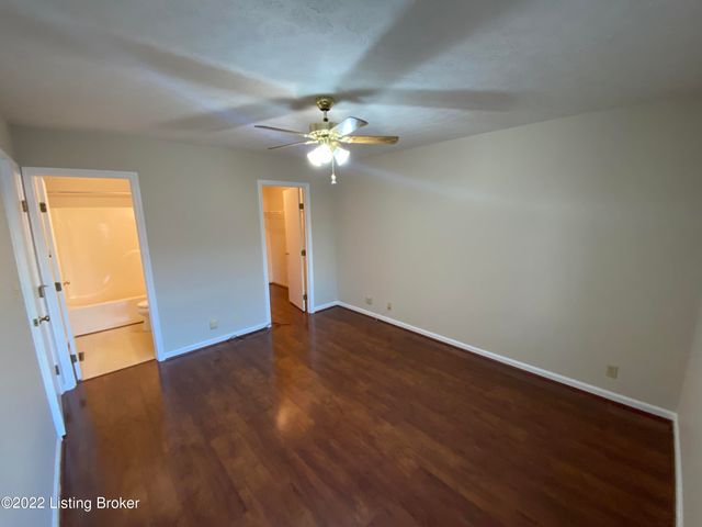 8600 Tannen Dr, Louisville, KY 40242