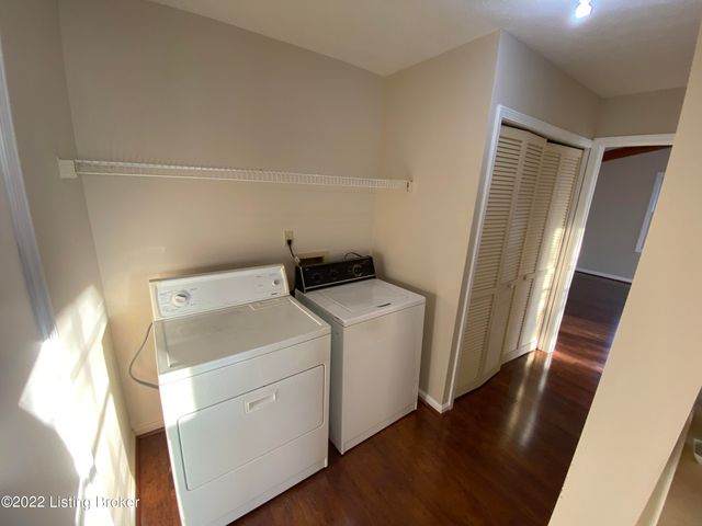 8600 Tannen Dr, Louisville, KY 40242