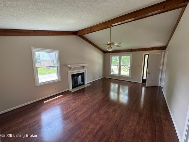 8600 Tannen Dr, Louisville, KY 40242
