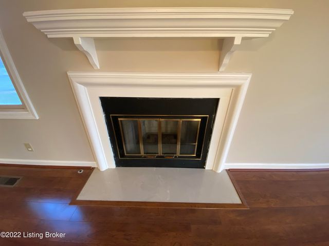 8600 Tannen Dr, Louisville, KY 40242