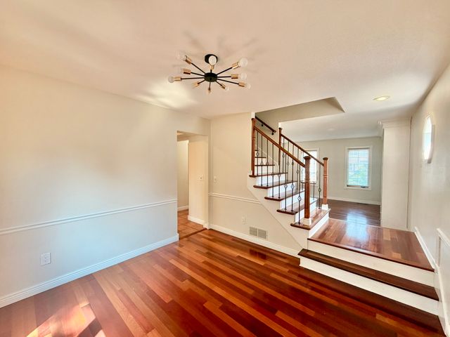 1828 NW 87th Place, Clive, IA 50325