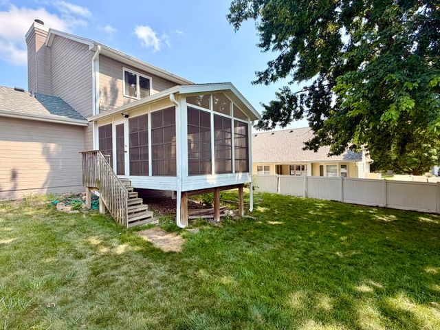 1828 NW 87th Place, Clive, IA 50325