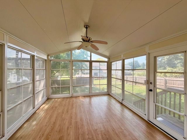 1828 NW 87th Place, Clive, IA 50325