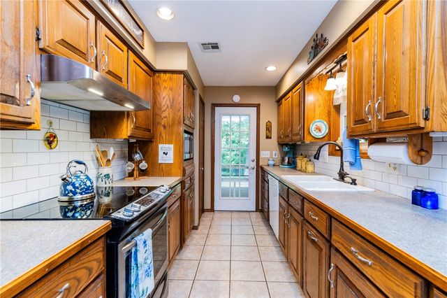 13457 Redbird Lane, Bentonville, AR 72712