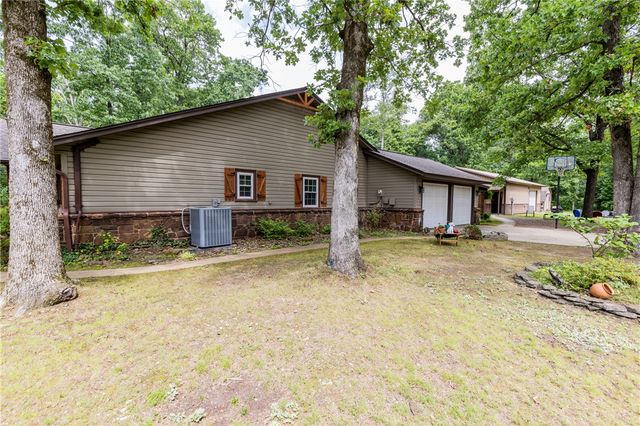 13457 Redbird Lane, Bentonville, AR 72712