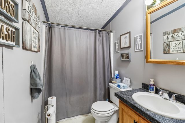 208 S East Avenue, Lacona, IA 50139