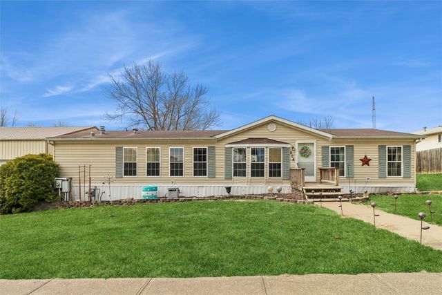 208 S East Avenue, Lacona, IA 50139