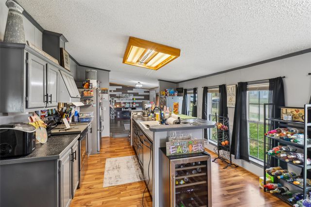 208 S East Avenue, Lacona, IA 50139